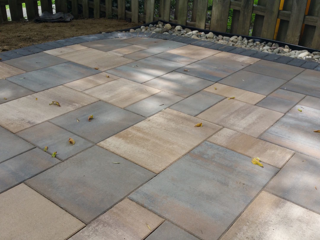 Cambridge Smooth XL Toffee Onyx Lite and Sahara Chestnut Lite Life Time Pavers